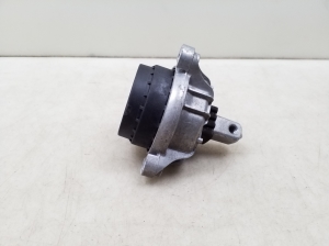  Engine cushion 