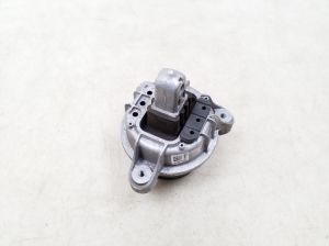  Engine cushion 
