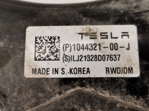 Tesla Model Y Y (2020–2026) Querlenker vorne 1044321-00-J - 2