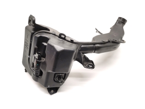 Tesla Model Y Y (2020–2026) Front washer fluid reservoir 1607948-00-B - 5