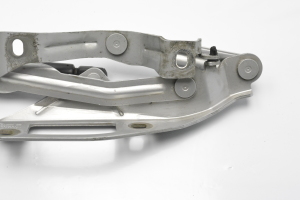 AUDI TT (1998–2006) Kofferraumdeckelscharnier 8N0823302 - 5