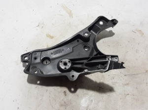  Bracket for front wing 