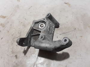  Engine holder 