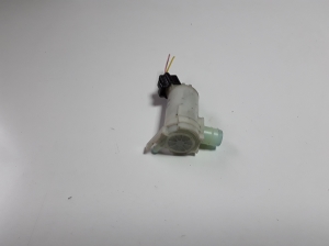 Suzuki Vitara LY (2014–2026) Front windshield washer pump EW08 MITSUBA - 2
