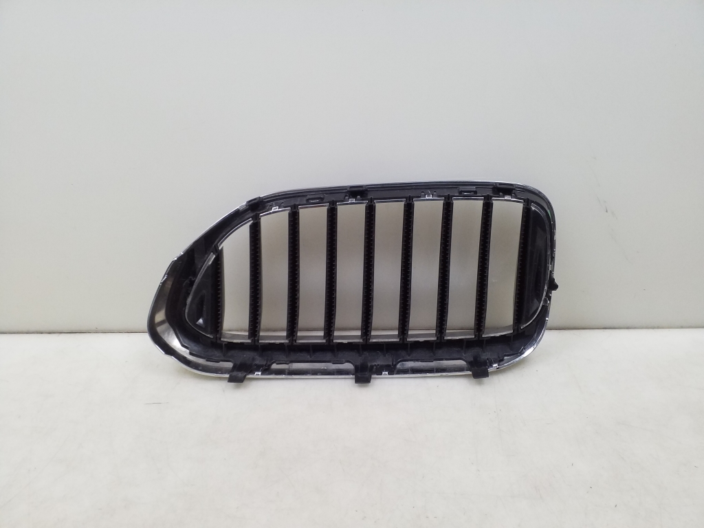 BMW 5 Series G30/G31 (2016-2023) Front Upper Grill 7383520 24974585