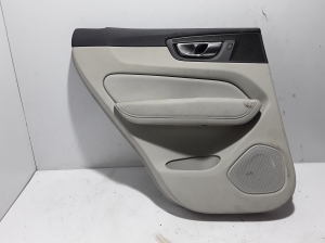  Upholstery of rear side doors 