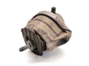 Engine mount - 676987402