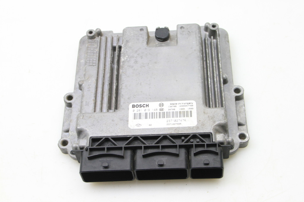 RENAULT Clio 4 generation (2012-2020) Moottorin ohjausyksikkö ECU 237102747R 24472280