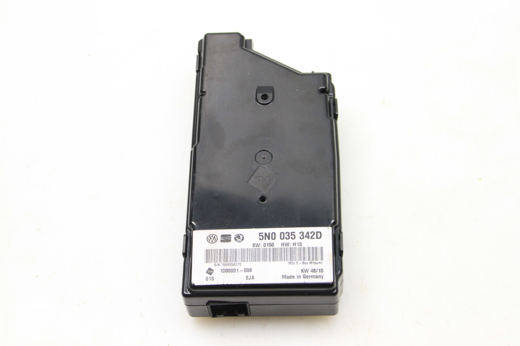 Volkswagen Passat B7 (2010–2014) AUX-Anschluss 5N0035342D Volkswagen Passat B7 (2010–2014) AUX-Anschluss 5N0035342D