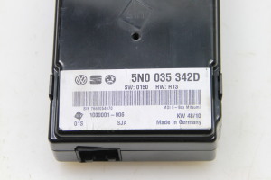 Volkswagen Passat B7 (2010–2014) AUX-Anschluss 5N0035342D - 3