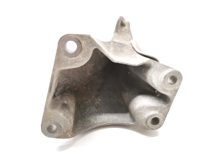 BMW 5 SERIES E61 (2004–2010) Engine bracket 6777056 - 2