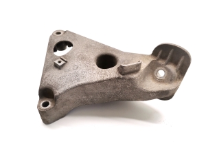BMW 5 SERIES E61 (2004–2010) Engine bracket 6777033 - 2