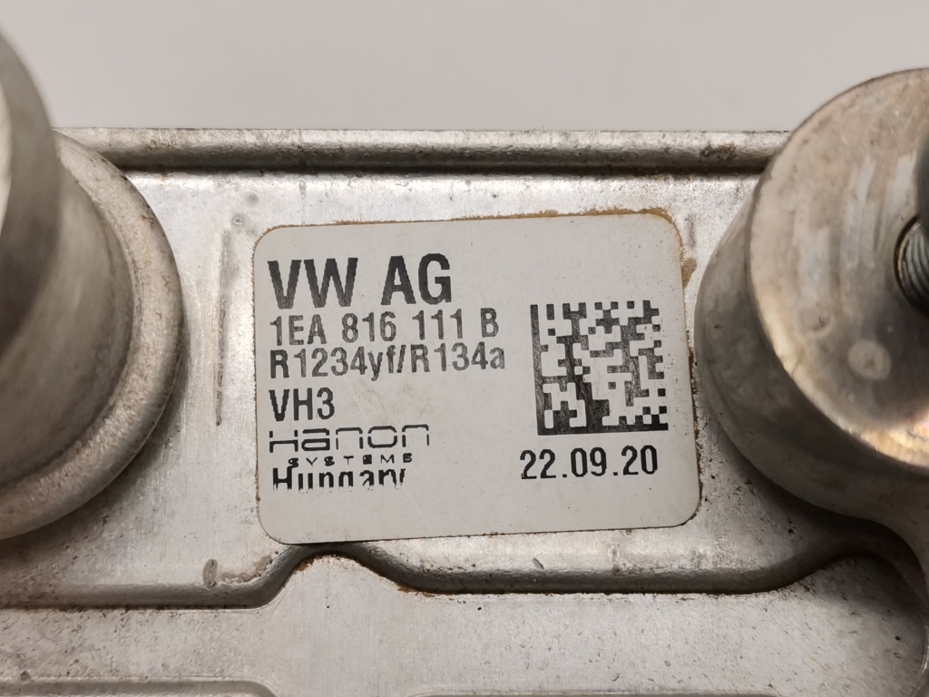 VOLKSWAGEN ID.3 1 generation (2019-2023) Oil Cooler 1EA816111B 21188216