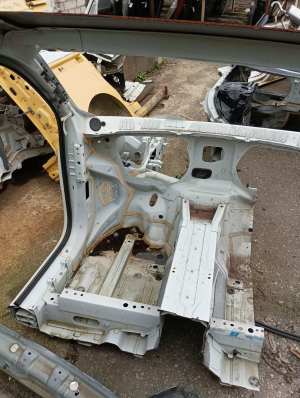 VOLVO XC90 (2015–2024) Front outrigger 31672513 - 4
