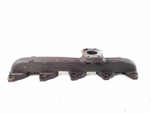  Exhaust manifold 