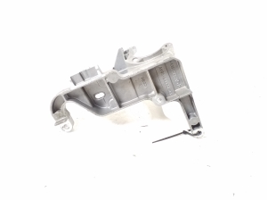 VOLVO V60 (2010–2018) Sonstiger Halter AV6Q9B470BB - 2