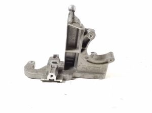 VOLVO V60 (2010–2018) Sonstiger Halter AV6Q9B470BB - 3