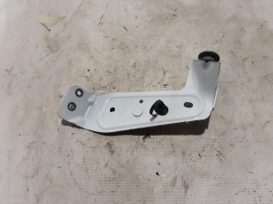 VOLVO XC90 (2015–2024) Front fender bracket 31371008 - 2