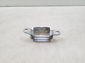 NISSAN Juke F15 (2010–2018) Rear side door upper hinge - 2