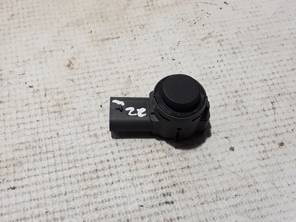 Used VOLVO XC40 Front parking sensor 32271797