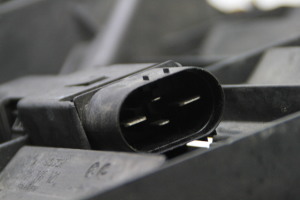 AUDI A8 D3 (2002–2010) Jahutusventilaator ja selle osad 4E0121205H - 3