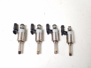  Fuel injector 