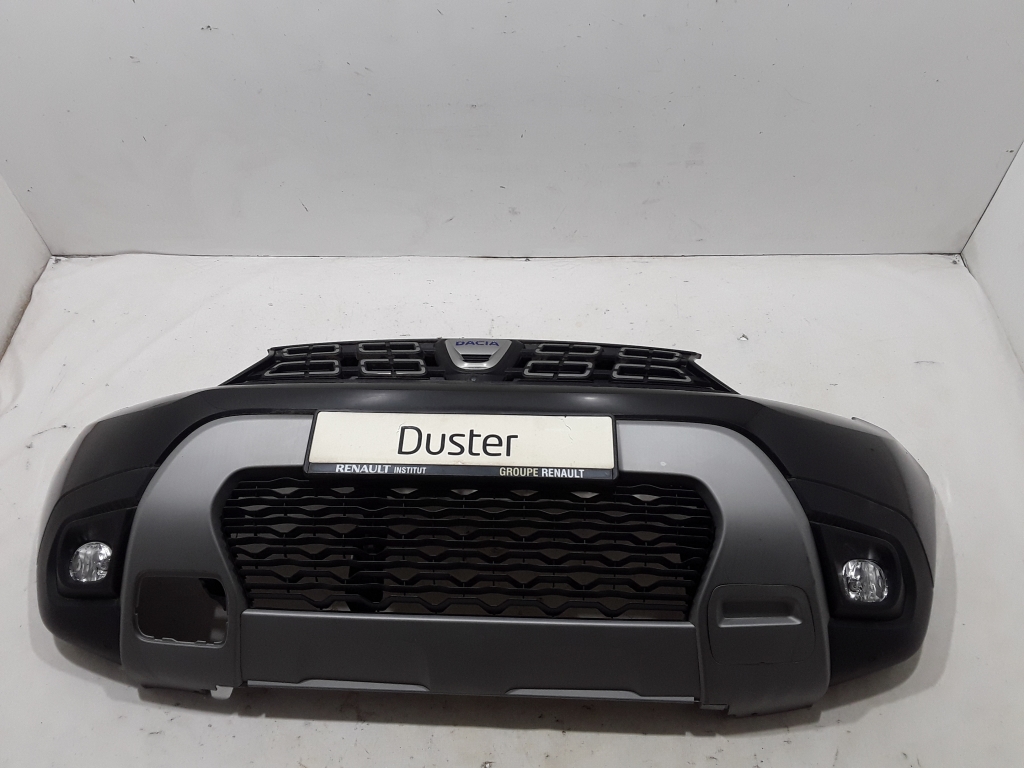 Used Dacia Duster Front bumper 620221776R