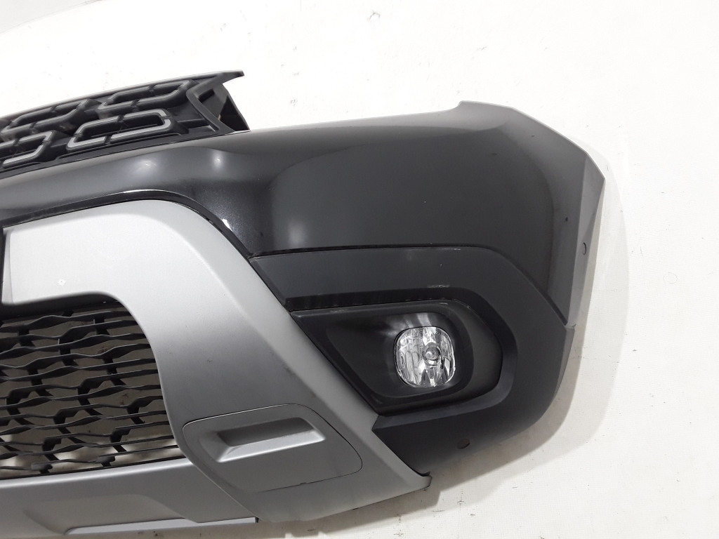 Used Dacia Duster Front bumper 620221776R