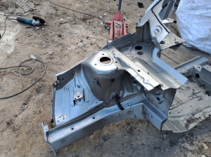 VOLVO XC40 (2017–2026) Front outrigger 32234589 - 2