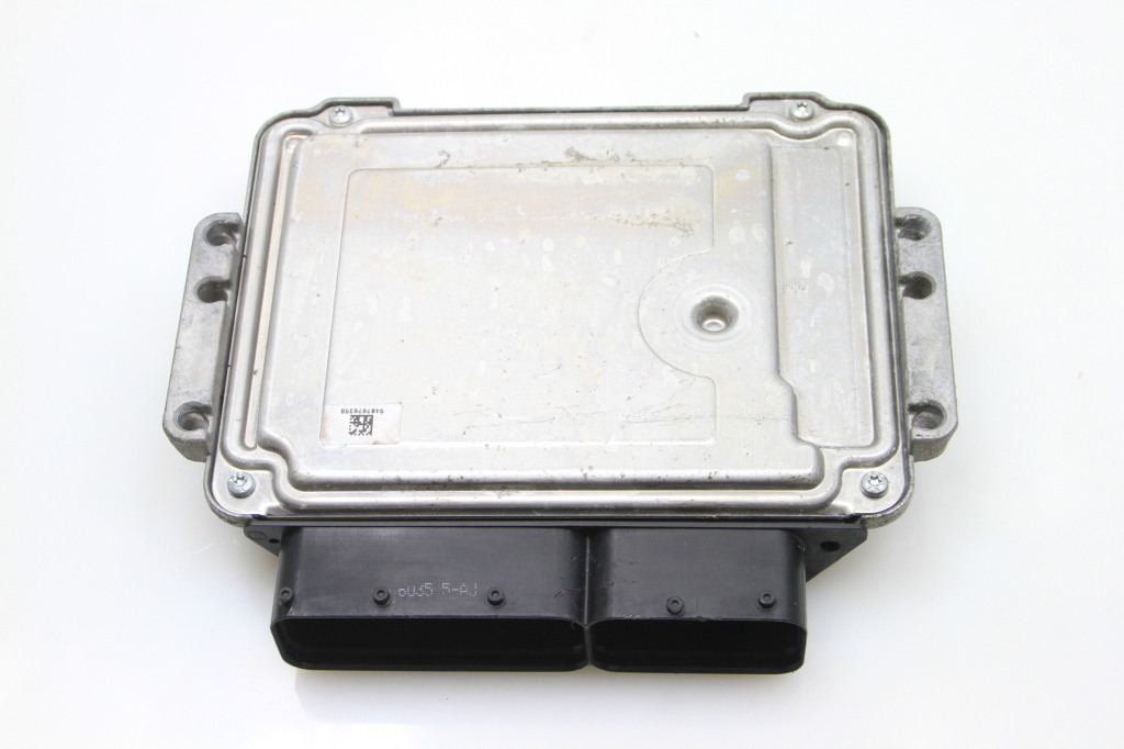 HYUNDAI ix35 1 generation (2009-2015) Блок керування двигуном ECU 391992ABB3 24601932