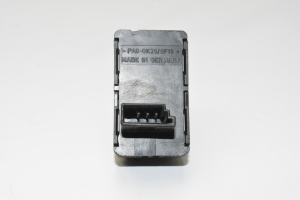 BMW 3 SERIES E90 (2004–2013) Aizmugurējo sānu durvju stikla slēdzis 6945874 - 4