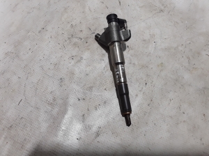  Fuel injector 