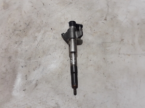  Fuel injector 