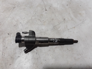  Fuel injector 