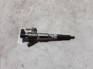  Fuel injector 