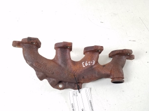  Exhaust manifold 