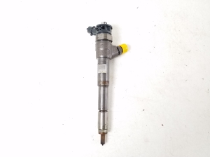  Fuel injector 