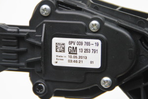Opel Zafira C (2011–2026) Akseleratora pedālis 13253791 - 4