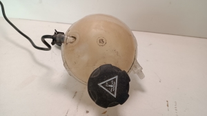 Citroen DS4 (2011–2018) Coolant reservoir - 2