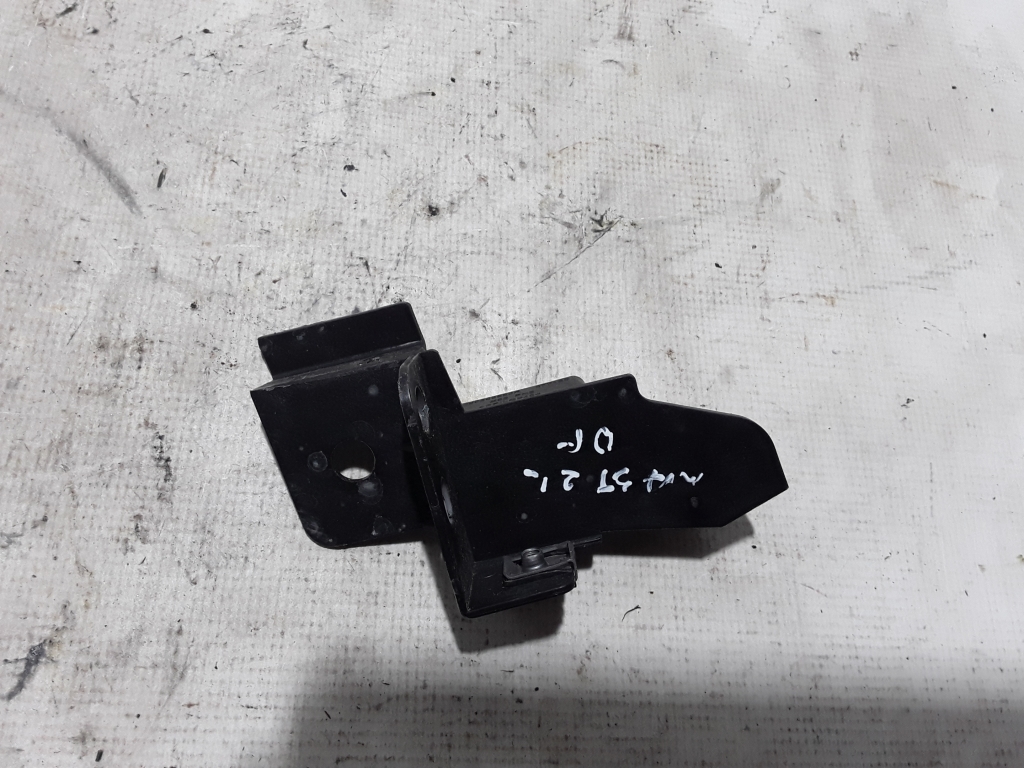 Used RENAULT Master Headlamp holder 269206695R