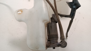 Ford Fiesta VI (2008–2017) Front washer fluid reservoir 8A6117B613 - 3