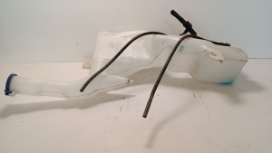 Ford Fiesta VI (2008–2017) Front washer fluid reservoir 8A6117B613 - 5