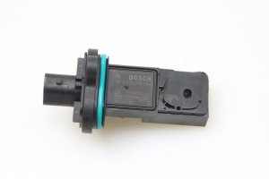 Opel Corsa D (2006–2014) Mass air flow sensor 13301682 - 2