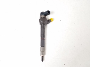  Fuel injector 