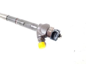  Fuel injector 