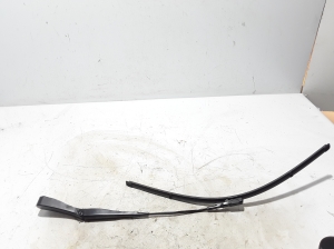   Windshield wiper blade 