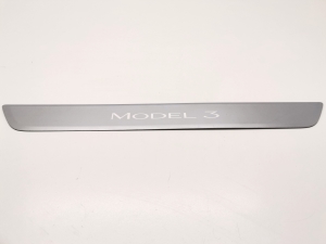 Inner sill trim - 109084400C