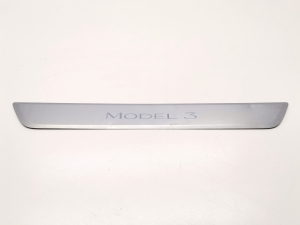 Inner sill trim - 109084400C