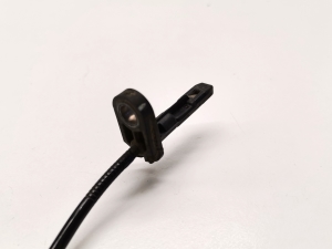 Tesla Model 3 3 (2016–2024) Rear ABS sensor 104477100D - 3