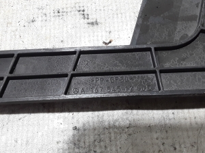 Mercedes Benz GLE-Class 167 (2019–2026) Sonstiger Halter A1675451200 - 2